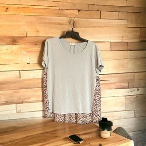 Umgee XL light blue/leopard print top.